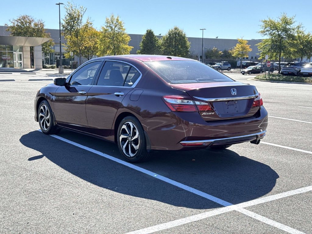 Used 2016 Honda Accord EX image 21