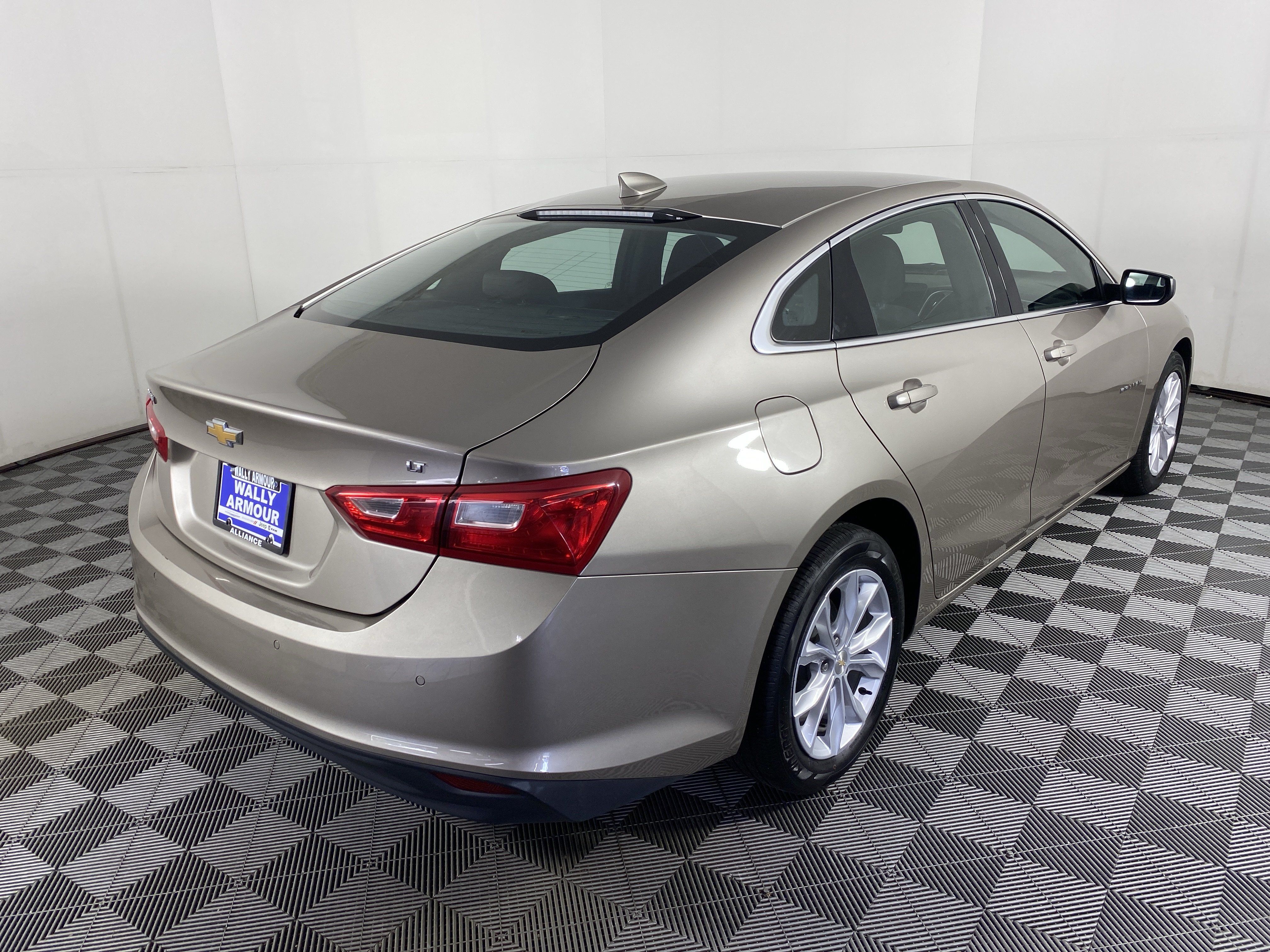 Used 2025 Chevrolet Malibu LT FWD image 7