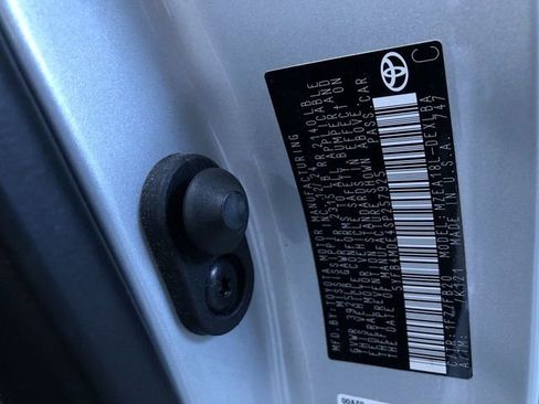 Certified 2025 Toyota Corolla LE FWD image 32