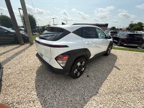 Certified 2025 Hyundai Kona SEL FWD image 8