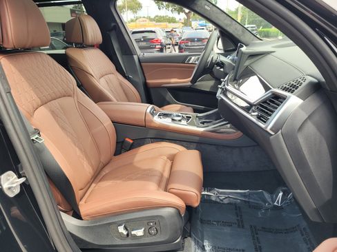New 2026 BMW X7 M60i image 17