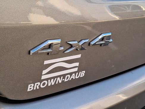 Certified 2022 Jeep Compass Limited w/ Sun and Sound Group image 31