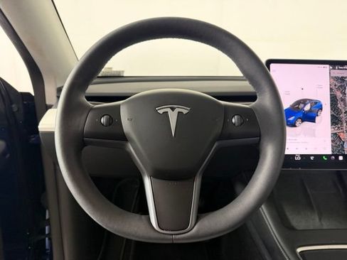 Used 2023 Tesla Model Y Long Range AWD/4WD image 24