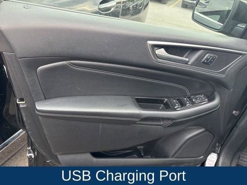 Used 2015 Ford Edge Titanium image 10