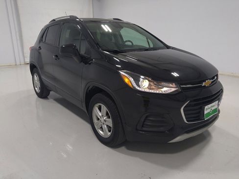 Used 2022 Chevrolet Trax LT w/ LT Convenience Package AWD/4WD image 13