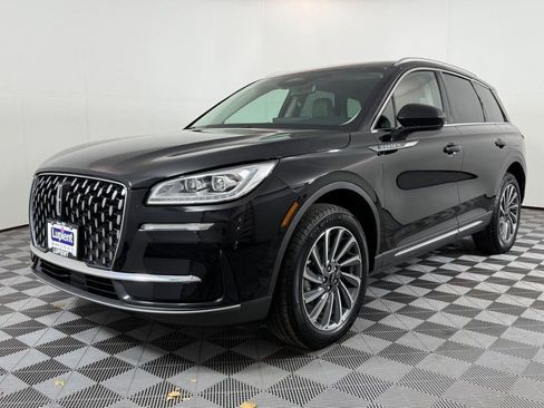 Used 2023 Lincoln Corsair Reserve w/ Towing Package image 8