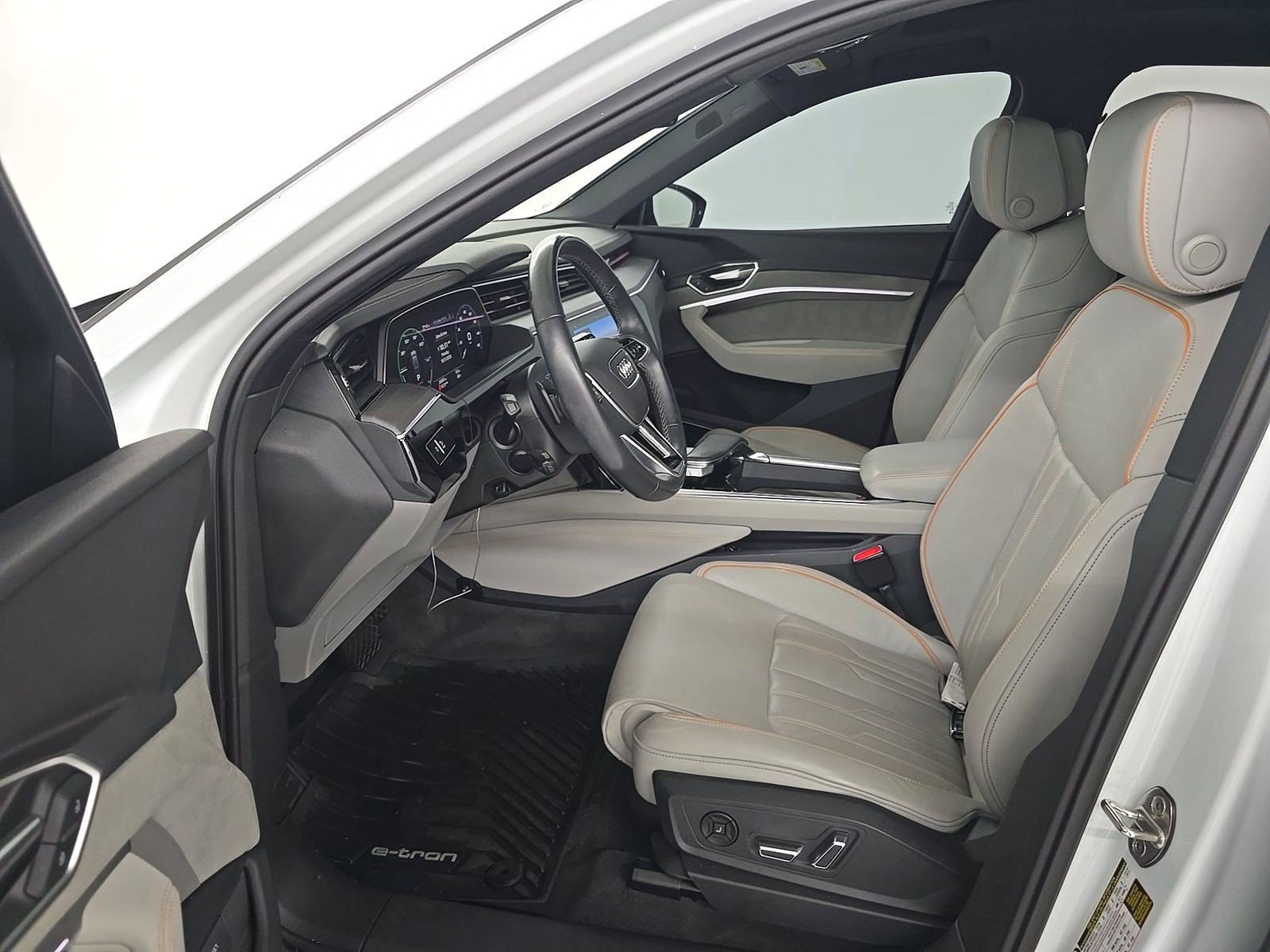 Used 2024 Audi Q8 e-tron Prestige w/ Prestige Package AWD/4WD image 7
