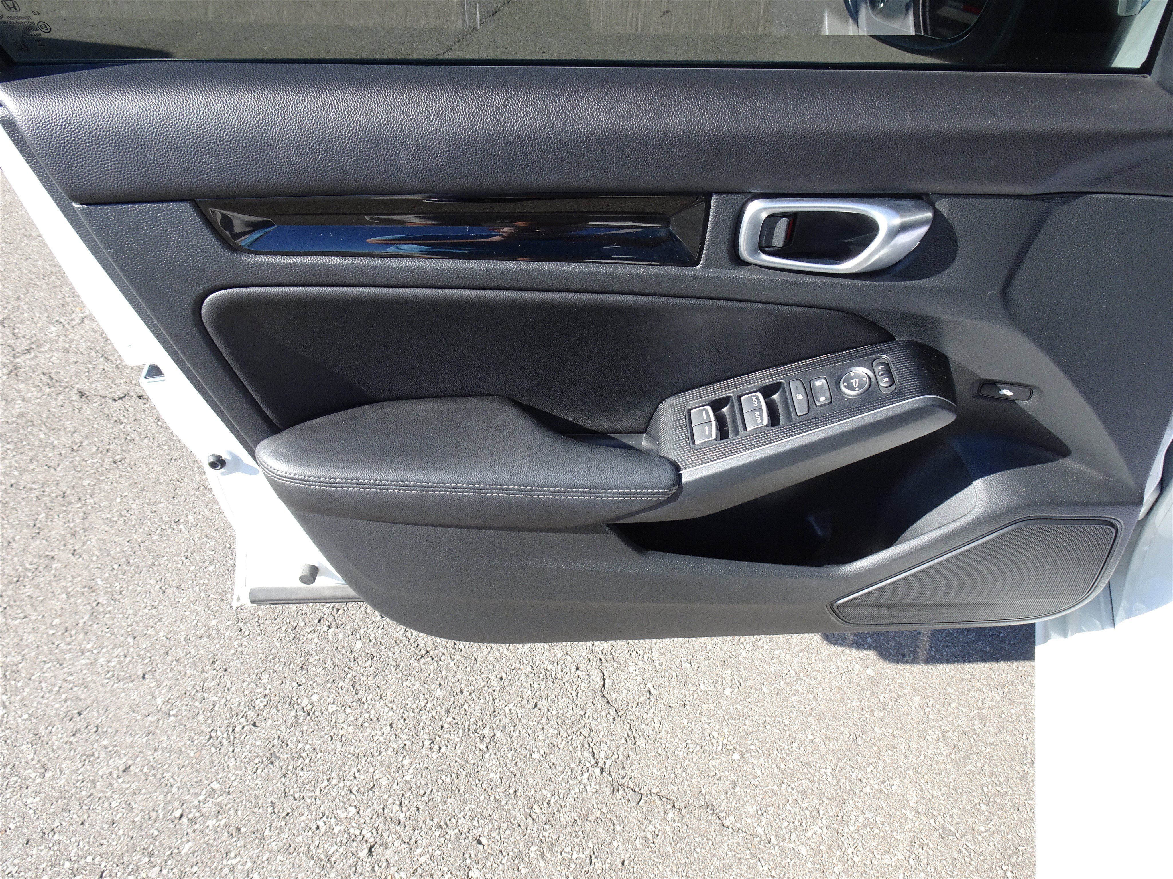 Used 2023 Honda Civic Touring image 8