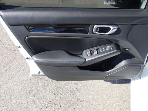 Used 2023 Honda Civic Touring image 8