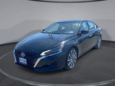 Used 2025 Nissan Altima 2.5 SL FWD image 1