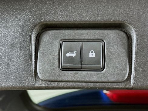 Used 2024 Nissan Rogue SV image 28