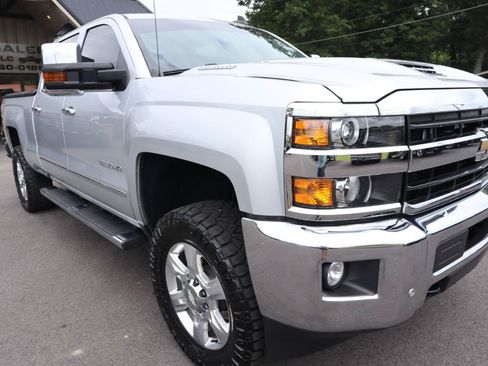 Used 2019 Chevrolet Silverado 2500 LTZ w/ Duramax Plus Package AWD/4WD image 3