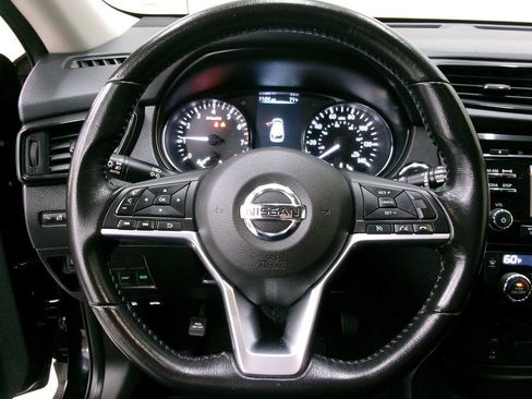 Used 2017 Nissan Rogue SV AWD/4WD image 29
