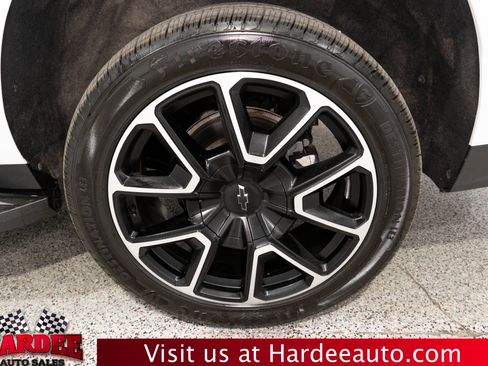 Used 2022 Chevrolet Suburban RST w/ Luxury Package RWD image 10
