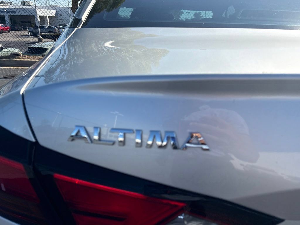 Used 2019 Nissan Altima 2.5 SV FWD image 5