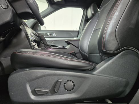 Used 2019 Ford Explorer Sport w/ Equipment Group 401A AWD/4WD image 34