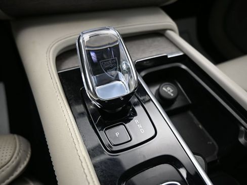 Used 2024 Volvo XC90 B6 Ultimate AWD/4WD image 23
