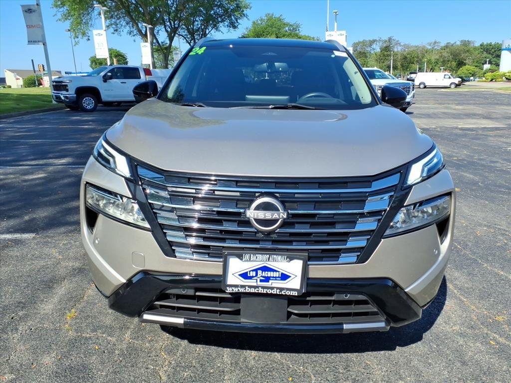 Used 2024 Nissan Rogue Platinum w/ Platinum Premium Package FWD image 2
