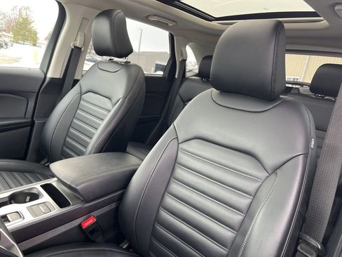 Used 2022 Ford Edge SEL w/ Convenience Package image 12