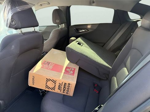 Used 2023 Chevrolet Malibu LT FWD image 5