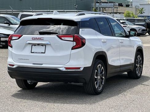 Used 2024 GMC Terrain SLT w/ Tech Package FWD image 6