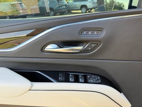 Used 2024 Cadillac Escalade Sport w/ LPO, ONYX Package AWD/4WD image 15
