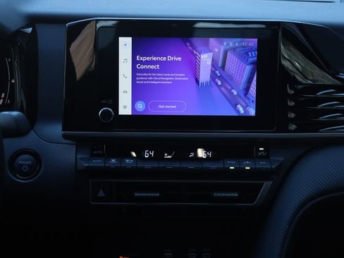 Used 2025 Toyota Camry SE image 7