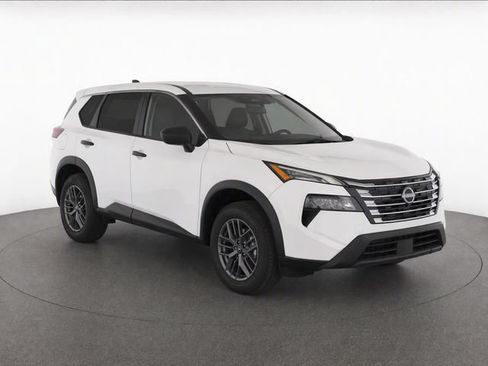 Used 2024 Nissan Rogue S FWD image 1