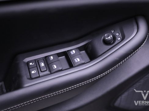 New 2026 Jeep Grand Cherokee Altitude AWD/4WD image 18