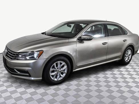 Used 2016 Volkswagen Passat 1.8T S image 4