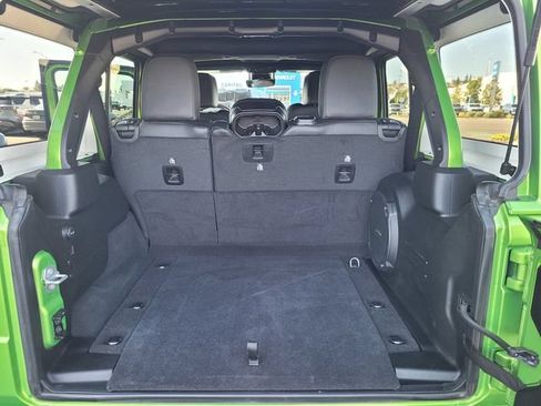 Certified 2025 Jeep Wrangler Unlimited Rubicon w/ Safety Group AWD/4WD image 19
