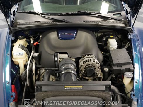 Used 2005 Chevrolet SSR w/ Preferred Equipment Group RWD image 3