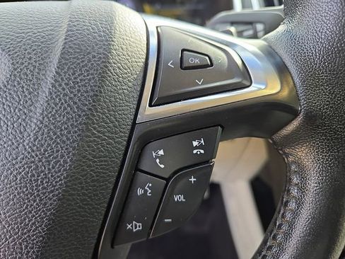 Used 2019 Ford Edge Titanium image 26