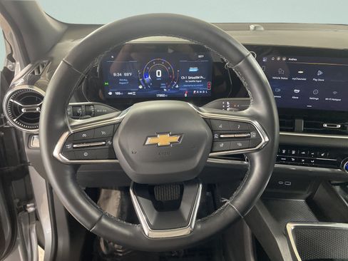 Used 2025 Chevrolet Equinox LT AWD/4WD image 16