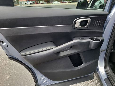 Used 2021 Kia Sorento LX FWD image 10