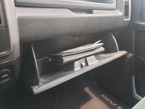 Used 2018 RAM 1500 Express AWD/4WD image 30