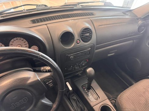 Used 2003 Jeep Liberty Sport AWD/4WD image 32