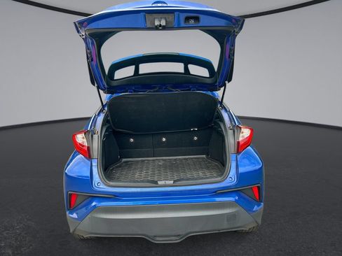 Used 2021 Toyota C-HR XLE FWD image 28