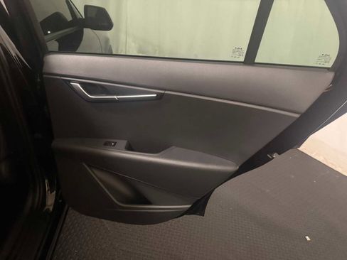 Used 2025 Kia Niro LX image 24