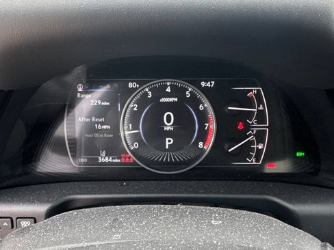 Used 2022 Lexus ES 350 Ultra Luxury w/ Accessory Package 2 FWD image 3