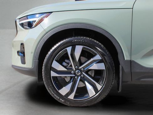 Used 2025 Volvo XC40 B5 Ultra w/ Protection Package Premier AWD/4WD image 6
