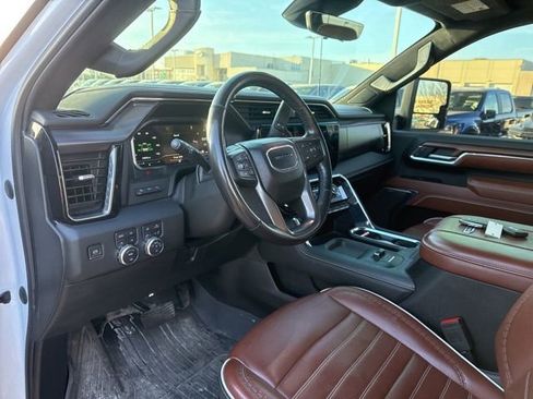 Used 2024 GMC Sierra 2500 Denali Ultimate image 11