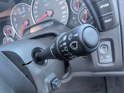 Used 2006 Chevrolet Corvette Convertible w/ Preferred Equipment Group RWD image 27