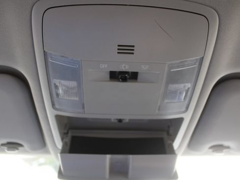 Used 2018 Toyota RAV4 LE FWD image 46