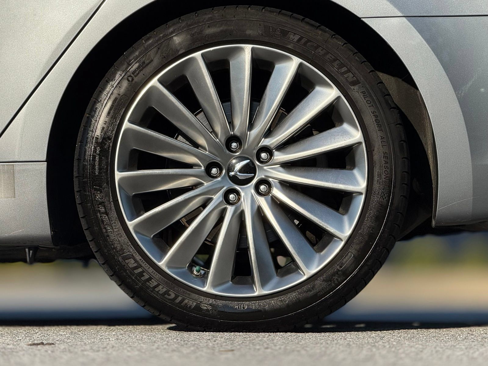 Used 2014 Hyundai Equus Signature RWD image 19
