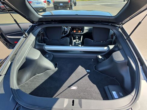 Used 2025 Nissan Z Sport w/ Floor Mat Package RWD image 17