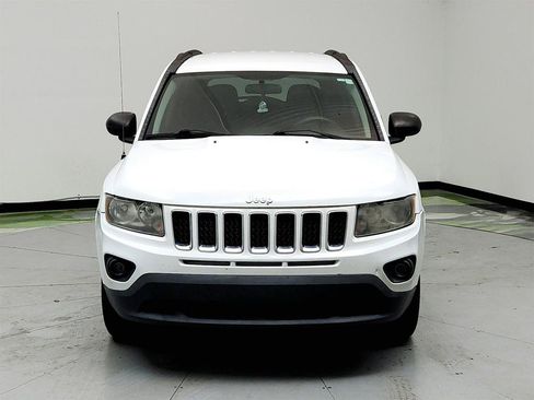 Used 2014 Jeep Compass Sport w/ Power Value Group FWD image 2