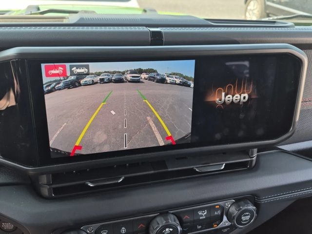 Used 2026 Jeep Wrangler Unlimited Rubicon AWD/4WD image 19