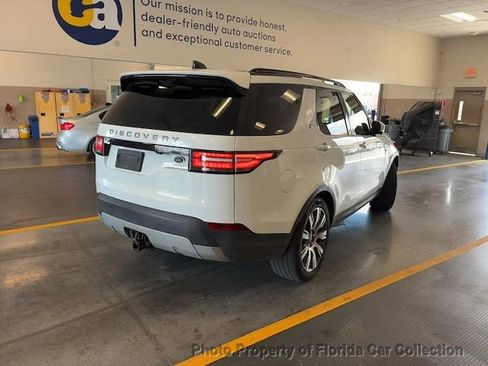 Used 2017 Land Rover Discovery HSE AWD/4WD image 4