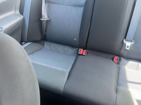 Used 2025 Nissan Versa SV FWD image 38